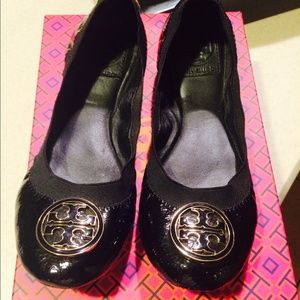 Tory Burch Black Patent Caroline Flat size 7