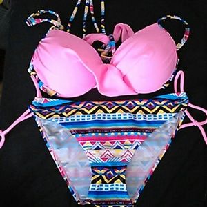 LOOK!!! BEAUTIFUL BIKINI READY FOR SUMMER!!! NWOT!