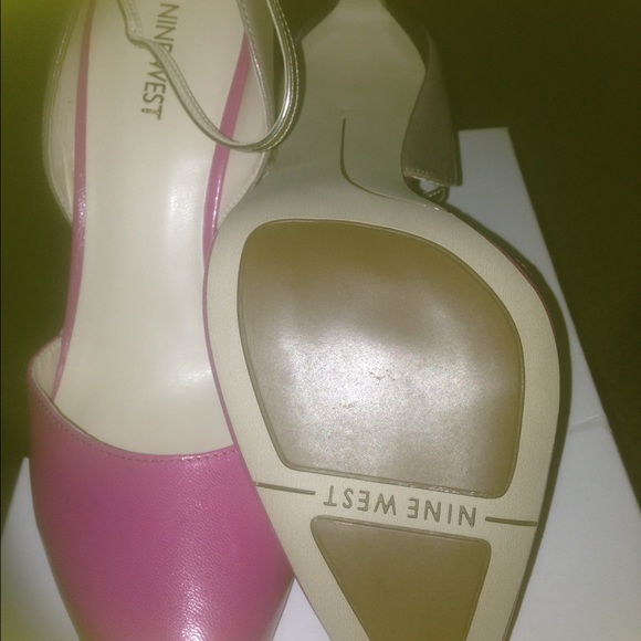 A pink, brown and bronze ankle strap heel - Picture 3 of 4