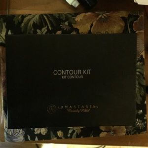Anastasia Beverly Hills Contour Kit