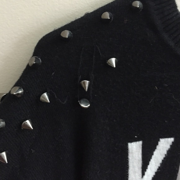 Cute keep calm  sweater size small - Picture 3 of 4