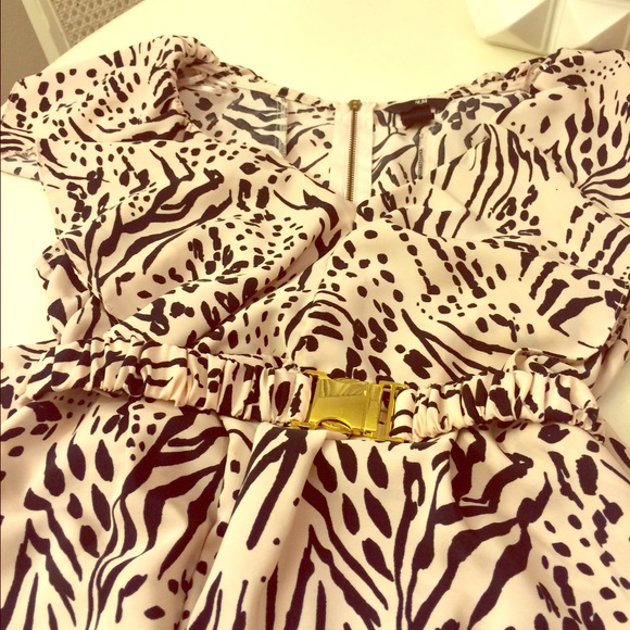 ❎sold❎ H&M Printed Dress with Gold Belt Accent