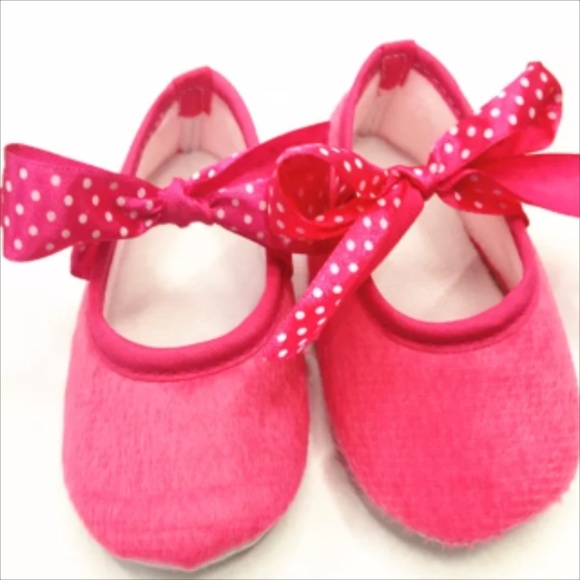 Baby girl shoes 3-6 month 2 pairs 🙉🙉