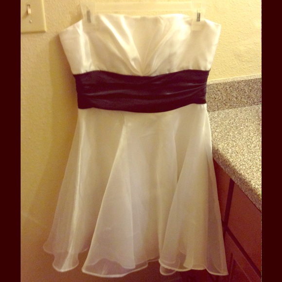 Cute strapless white dress with black waistband