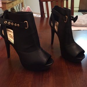 N.Y.L.A Black Booties