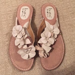 BOC Born flower white tan flip-flop sandals 7