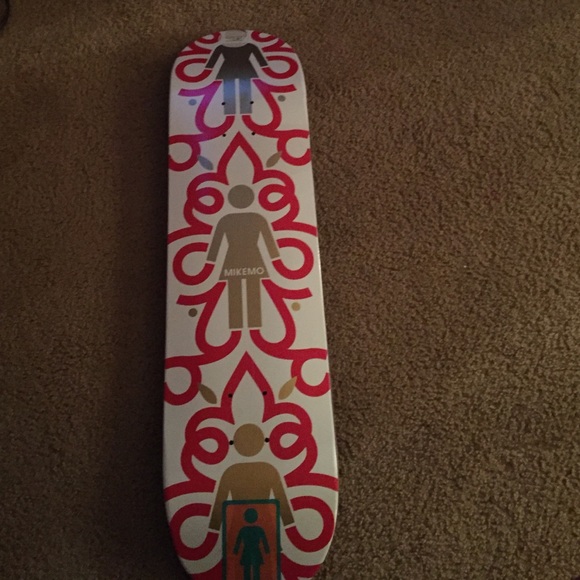 "Girl" skateboard - Picture 2 of 2