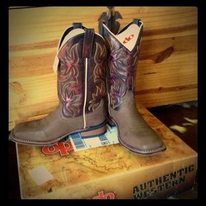 New! Laredo Boots .. 7.5~ Hold * brandyaj *