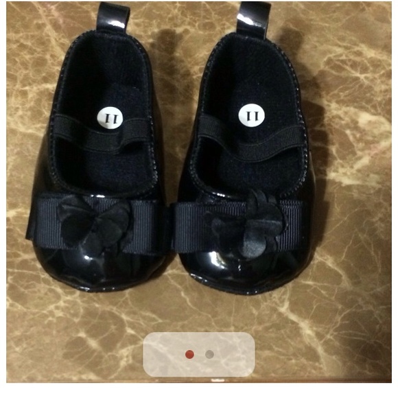 Baby girl shoes 6-9 month each