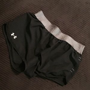 Under armor joggin shorts
