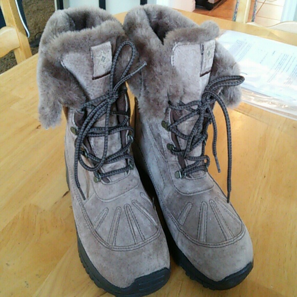 Snow boots