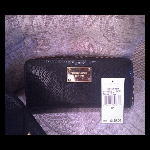 Sold!! Michael Kors wallet - crocodile embossed - Picture 1 of 2