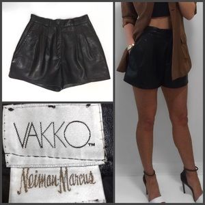 **SOLD** AUTH VINTAGE VAKKO LEATHER SHORTS