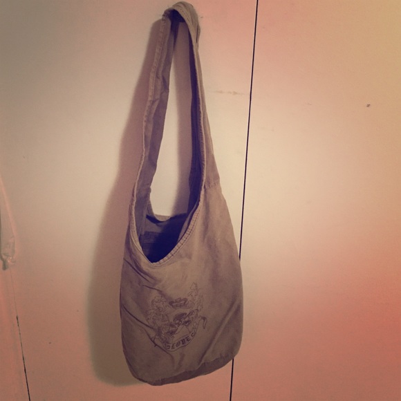 Green crossover bag.