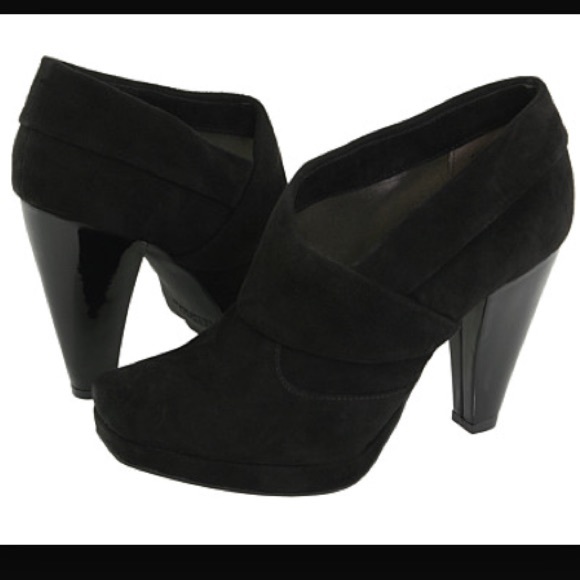 Size 10 Kenneth Cole Womens Suede Booties