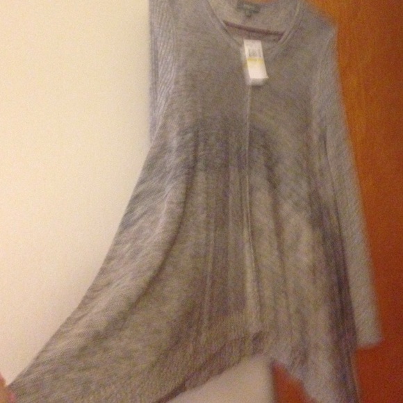 SOLD❤️❤️👍Neiman Marcus grey sweater top - Picture 2 of 4