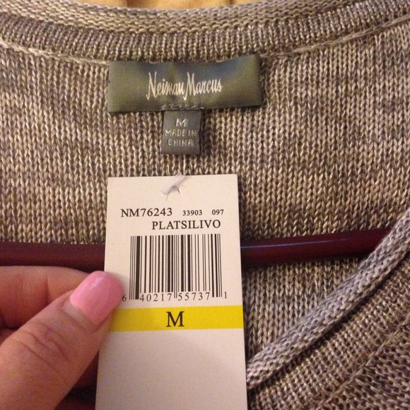 SOLD❤️❤️👍Neiman Marcus grey sweater top - Picture 3 of 4