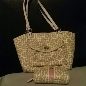 Final reduction ~Authentic Coach with makeup bag
