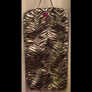Consuela Monte Carlo Garment Bag