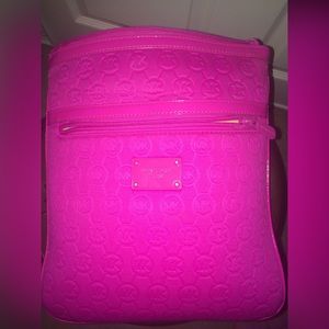 HOT PINK MICHAEL KORS CROSS BODY BAG