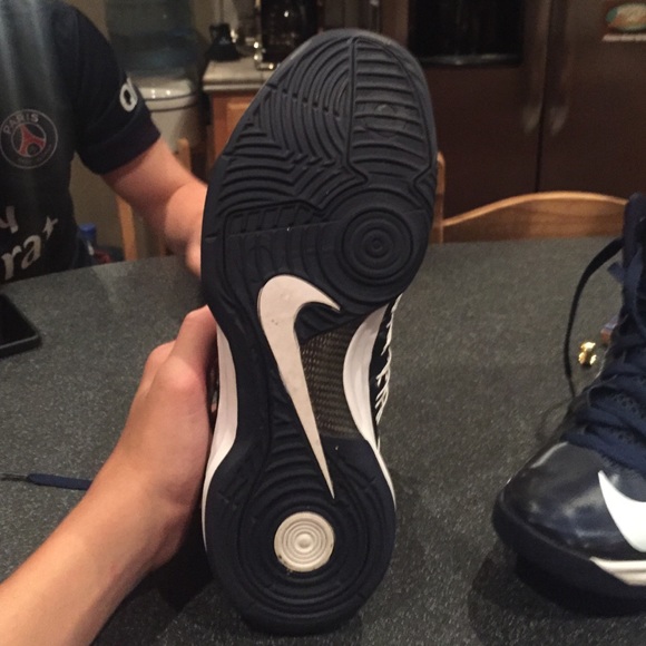 Nike shoes - Picture 2 of 4