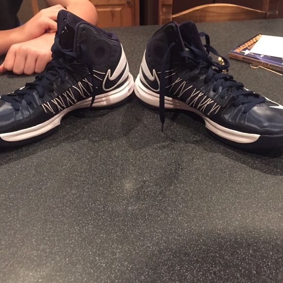 Nike shoes - Picture 4 of 4