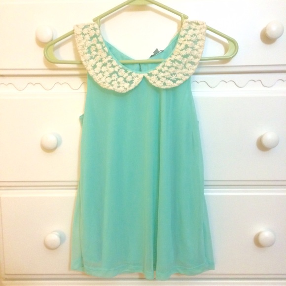 MINT Top with Lace Collar