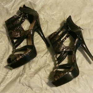 Sexy heals NEVER BEEN WORN