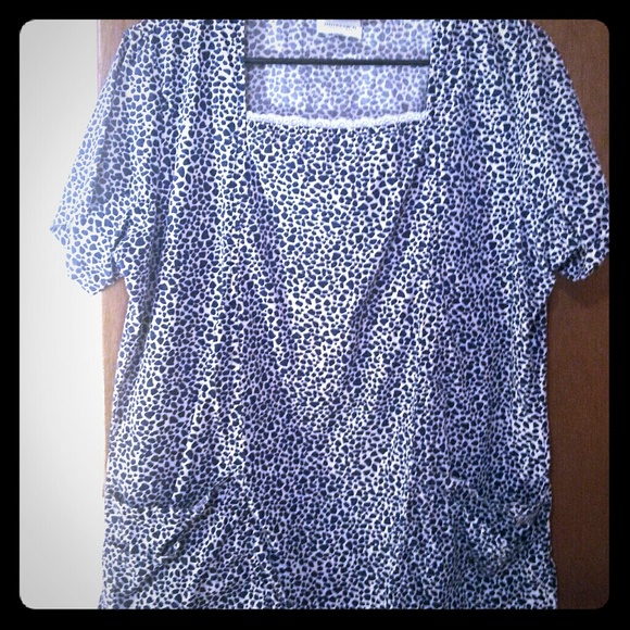 💞 UA Scrubs Top 💞