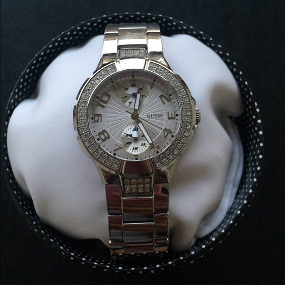 GUESS SILVER-TONE STAINLESS STEEL WATCH