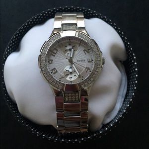 GUESS SILVER-TONE STAINLESS STEEL WATCH