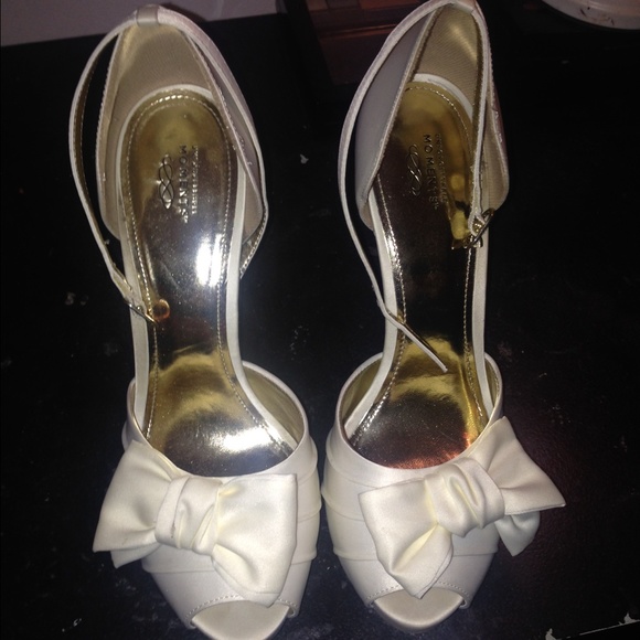 Ivory wedding shoes