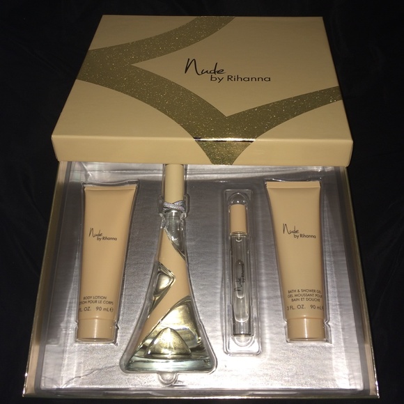 Rihanna perfume set
