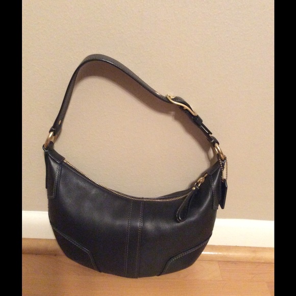 AUTHENTIC 💜Coach💜 Black Leather Handbag