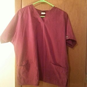 💋 Large Maroon Cherokee Scrub Top 💋