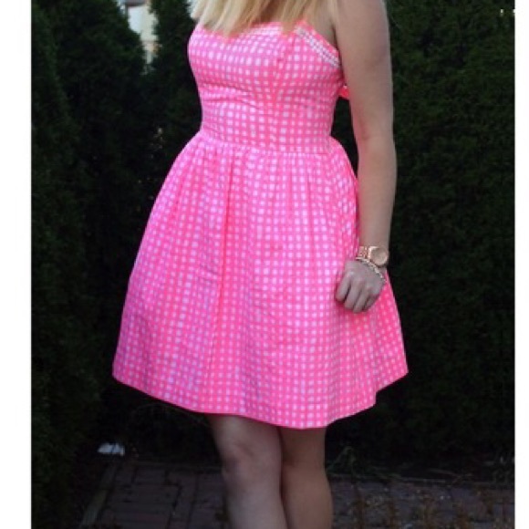 Trades NWOT Lilly Pulitzer Fluorescent collection - Picture 1 of 1