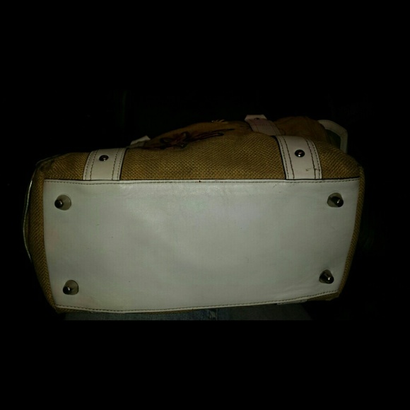 Super cute hard to find authentic Coach purse - Picture 4 of 4