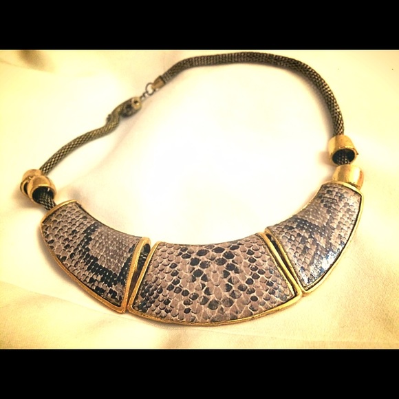 The Snake Skin Print Leather Necklace ! - Picture 2 of 4