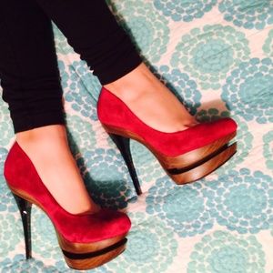 Jessica Simpson heels