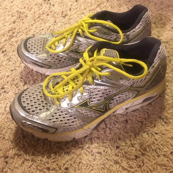 Mizuno wave inspire 7 running shoe