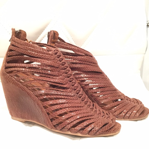 🚫🚫SOLD🚫🚫 Jeffrey Campbell caged wedges