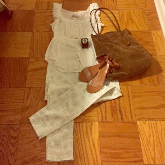 Amazing White/Floral Jeans!