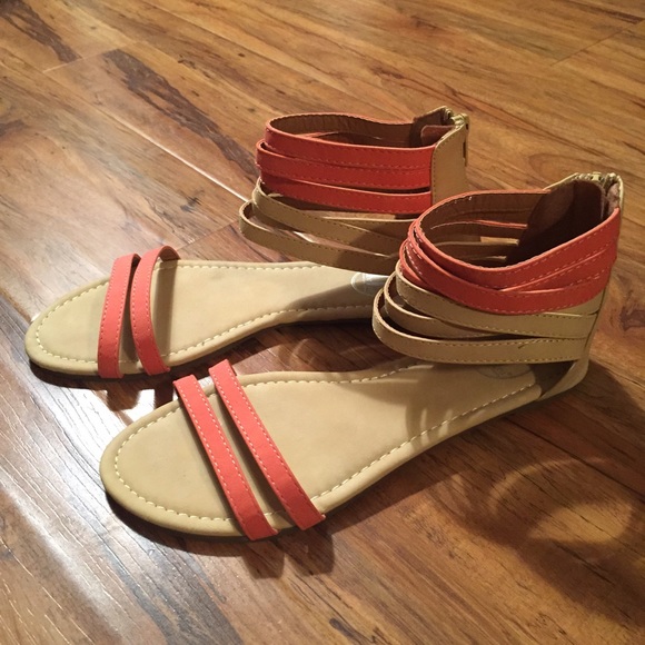 🚫 Sold 🚫 Summer sandals in coral and tan - Picture 2 of 4