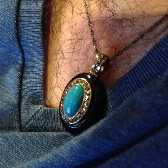 One size turquoise pendent necklace - Picture 2 of 3