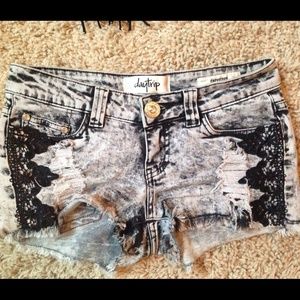 Daytrip lace Shorts