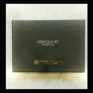 Anastasia Beverly Hills Powder Contour Kit