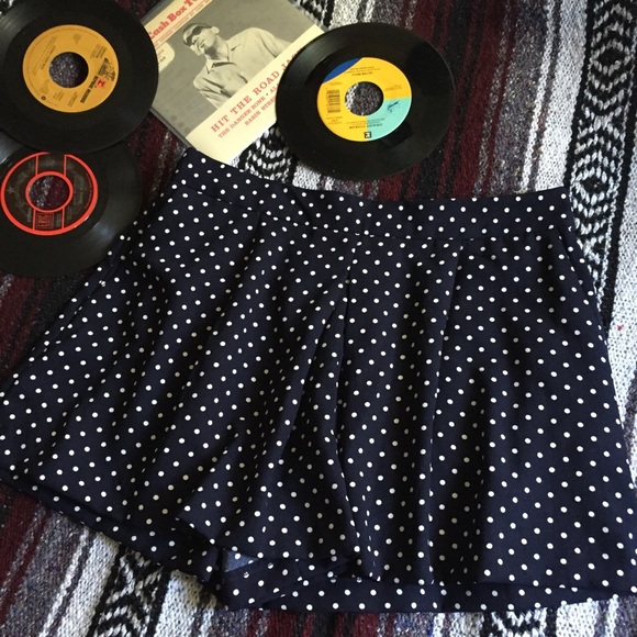 Navy blue pleated polyester shorts by Gap