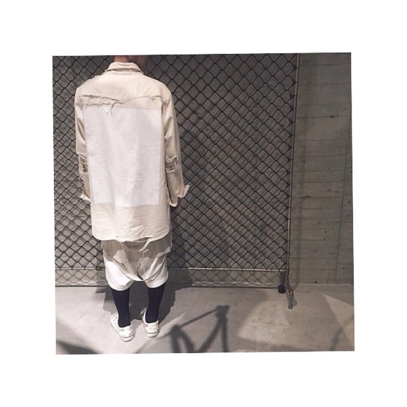 LOOKING FOR ALL WHITE