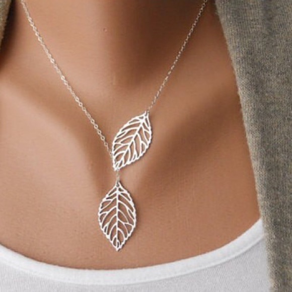Jewelry - 2 Leaf Necklace