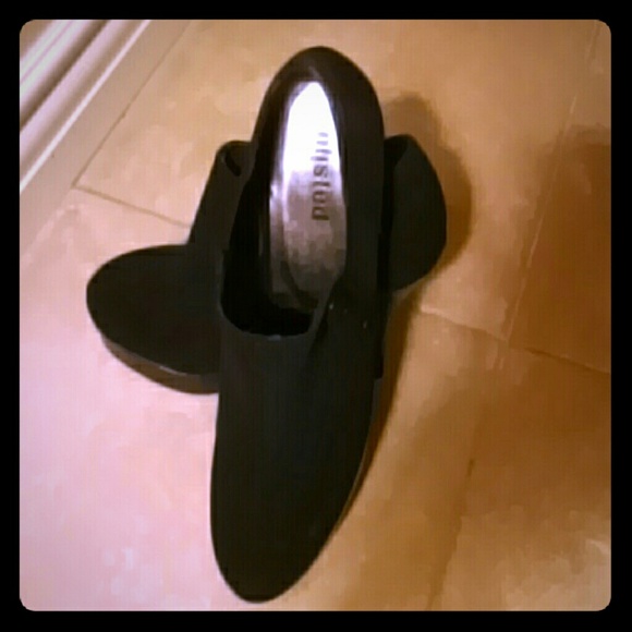 Kenneth Cole suede black booties w/platform